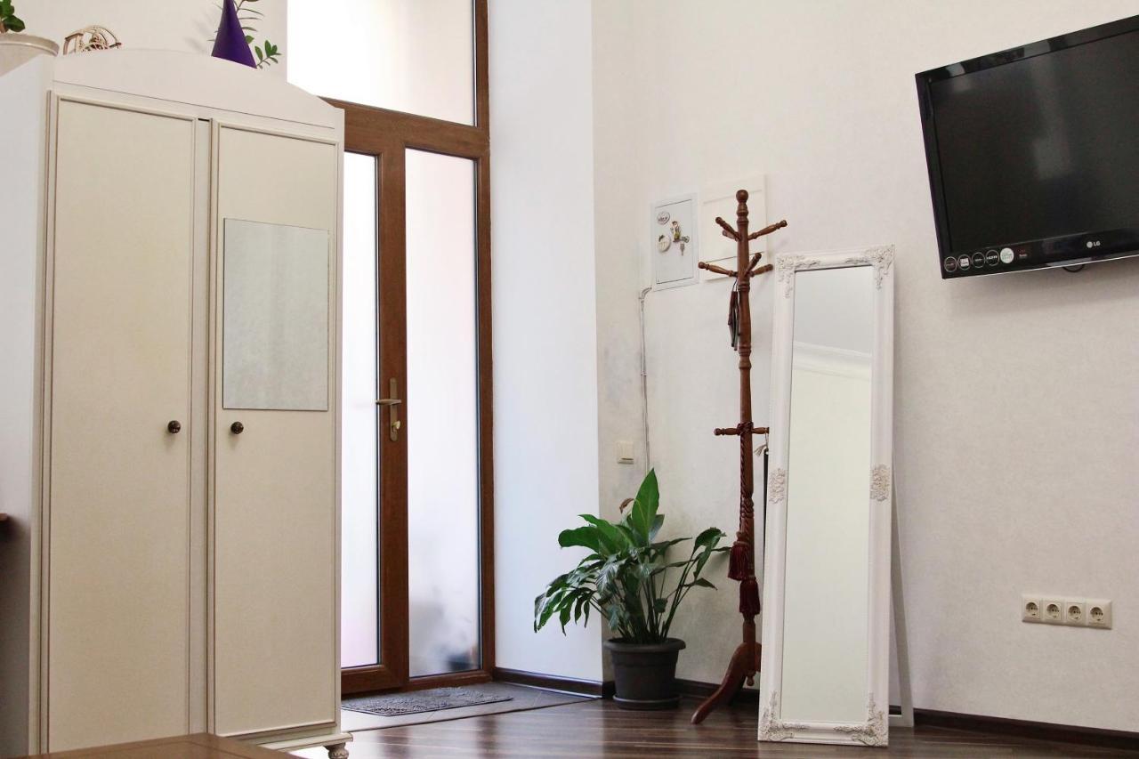 Apartment затишні апартаменти, вулиця дерибасівська, 13 *